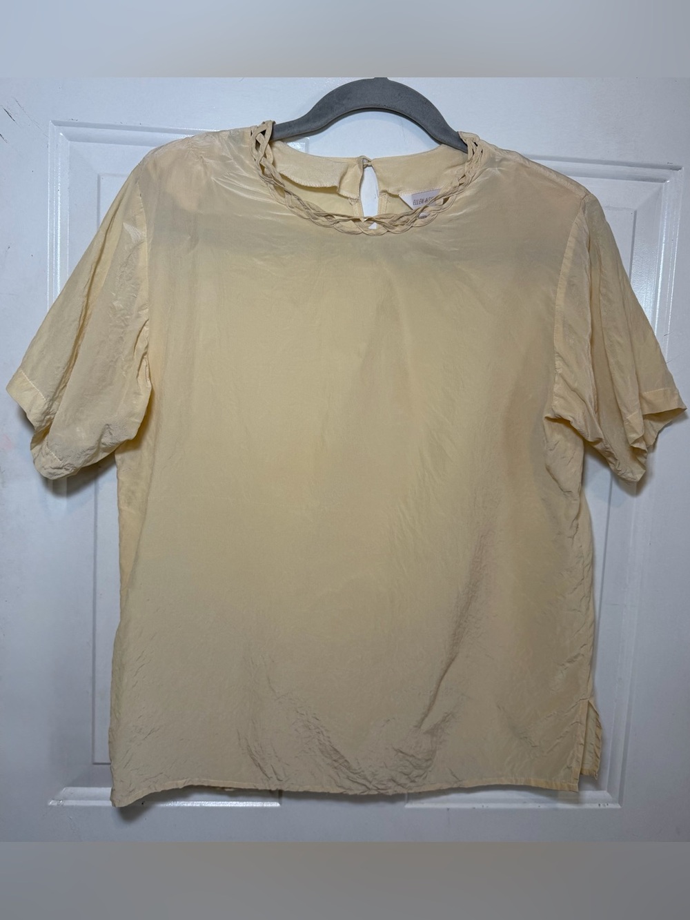Ellen Ashley Women’s Cream Color Short Sleeve Top Size Medium 100% Silk Blouse
